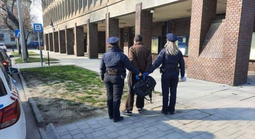 Piát és parfümöt vittek volna – két tolvaj bukott le egy nap alatt Szekszárdon