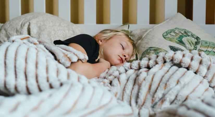 Miért számít annyira, mit mondasz reggel és este a gyerekednek?