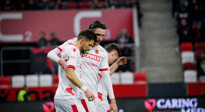 Tévés közvetítés miatt a két bajnokesélyes programja is változott