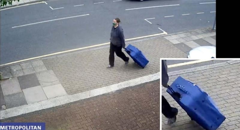 Bőröndökbe zárták a kislányokat, járókelő bukkant a holttestükre