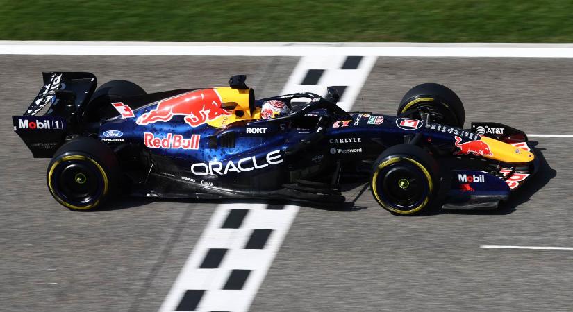 „Gyanús” a Red Bull idei autója