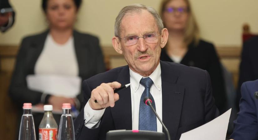 Az Alkotmánybíróság szerint rendben van, ha a miniszter döntheti el, szükség van-e egy új iskolára