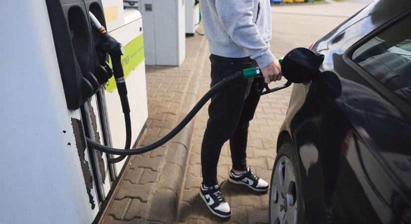 Nem jó most dízelesnek lenni – megjött a bejelentés az üzemanyagárakról!