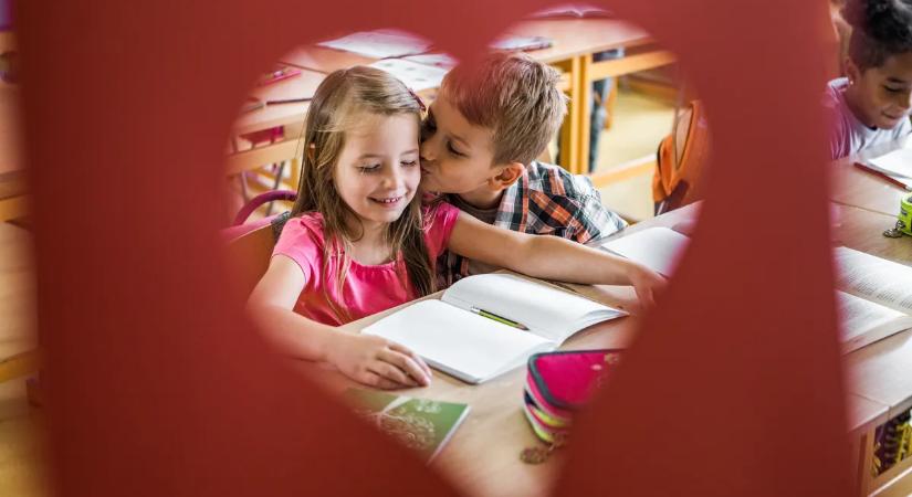 Szívecskék a naplóban – amikor a gyereked szerelmes lesz