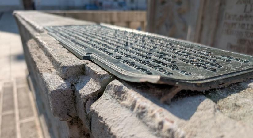 Rongálás a Széchenyi téren