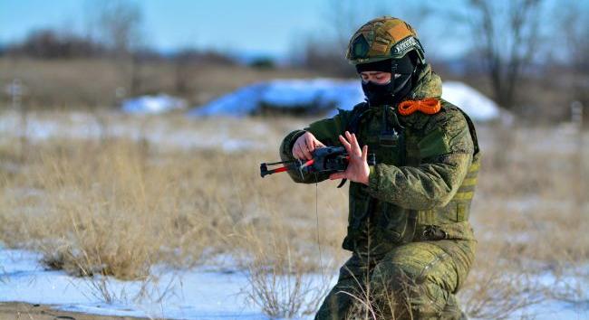 Az orosz csapatoknak tömegesen szállítanak olcsó drónokat a frontra – Flash