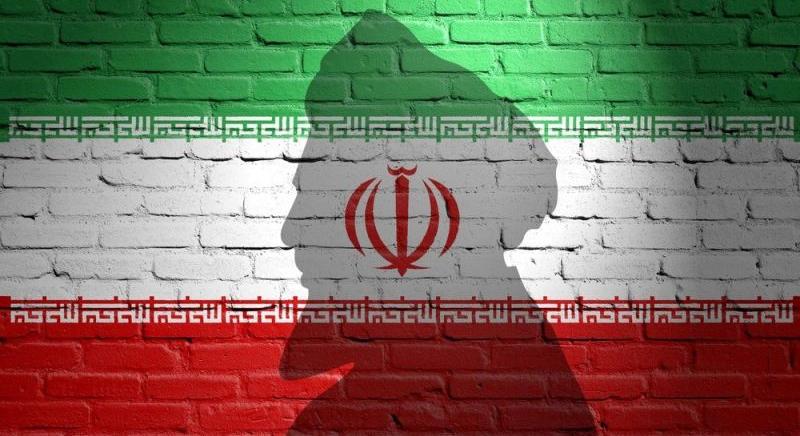 Khamenei fia impotenciában szenvedett – ő lehet Irán következő ajatollaha