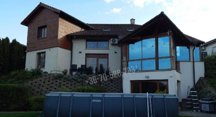 Erre a hollywoodi sztárok is bólintanának - fotókon a nagybetűs tatabányai luxus