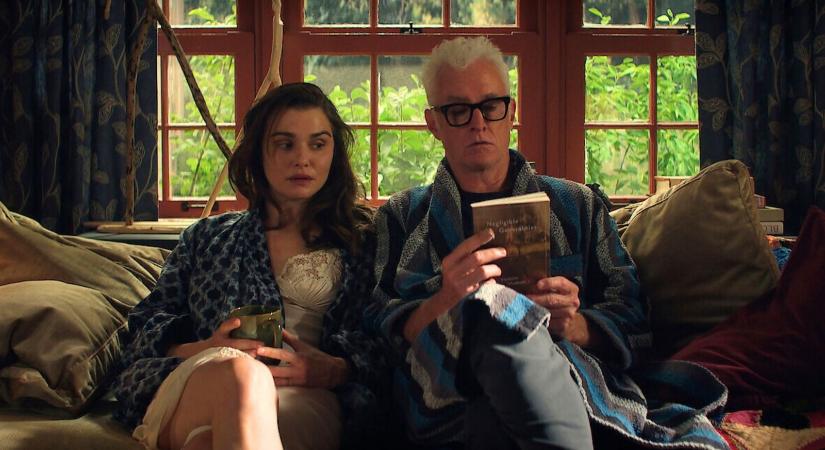 Mától a Netflixen: Ez a 16-os, sztárokkal forgatott vígjátéksorozat a hónap legnagyobb dobása!