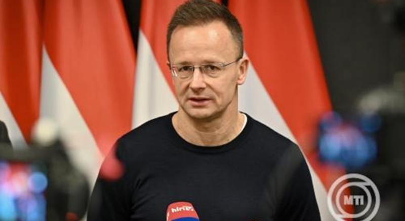 Szijjártó Péter: minden határon túlmegy, hogy Volodimir Zelenszkij halálosan megfenyegette Orbán Viktort