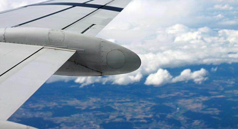 Botrány a dubaji mentés körül: Ponta szerint a külügy kitiltotta lányát a repülőgépről