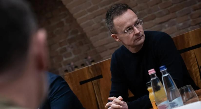 Szijjártó Péter: A magyarokat nem lehet zsarolni