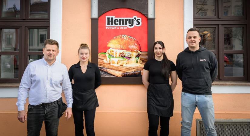 Tuti kézműves hamburgerek érkeztek Sopronba, teszteltük a hambikat - fotók