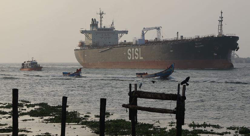 Vörösben zártak a tőzsdék, az olaj elszabadult