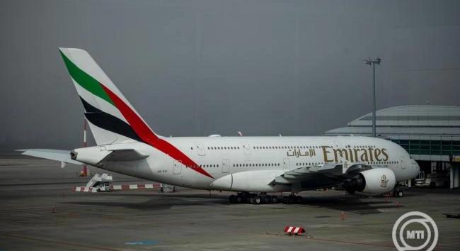 Az Emirates korlátozott járatszámmal újraindította hálózatát