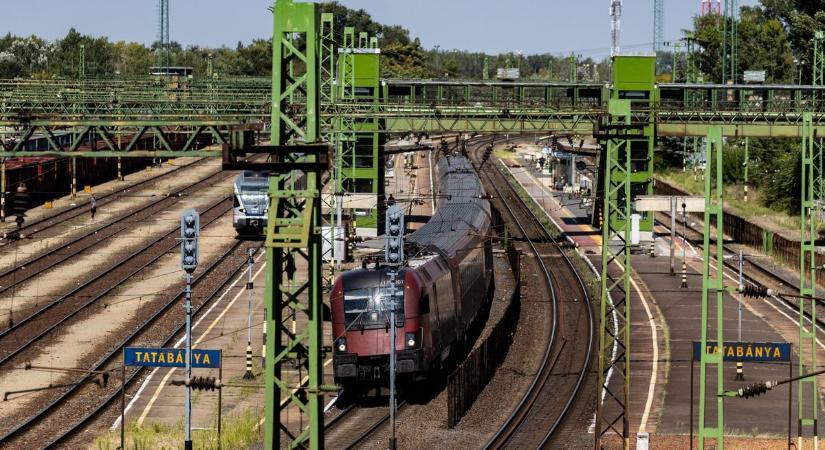 Változik a menetrend: napokig szünetel a közlekedés a forgalmas pályaudvaron