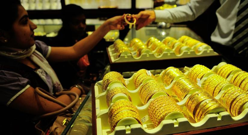 Megvan a 16 tonna aranyat felhalmozó indiai guru receptje a gazdagodásra