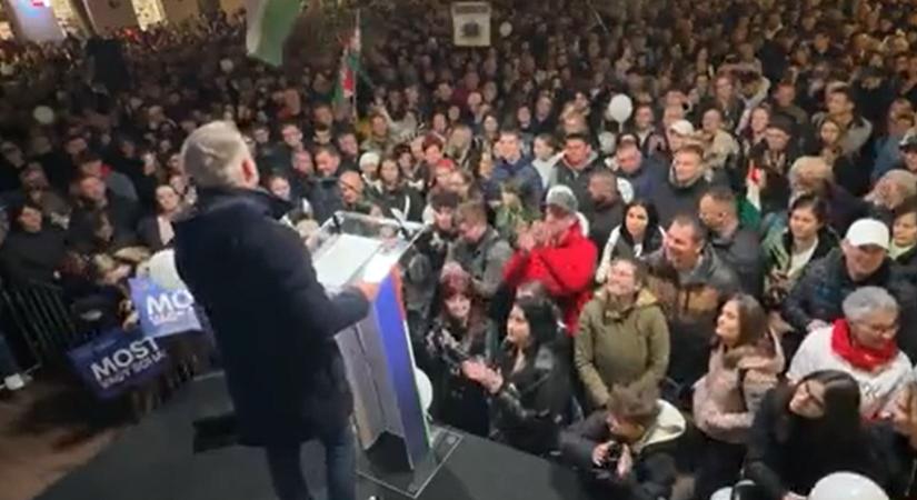 Magyar Péter: Brüsszel szakítson meg minden kapcsolatot Ukrajnával