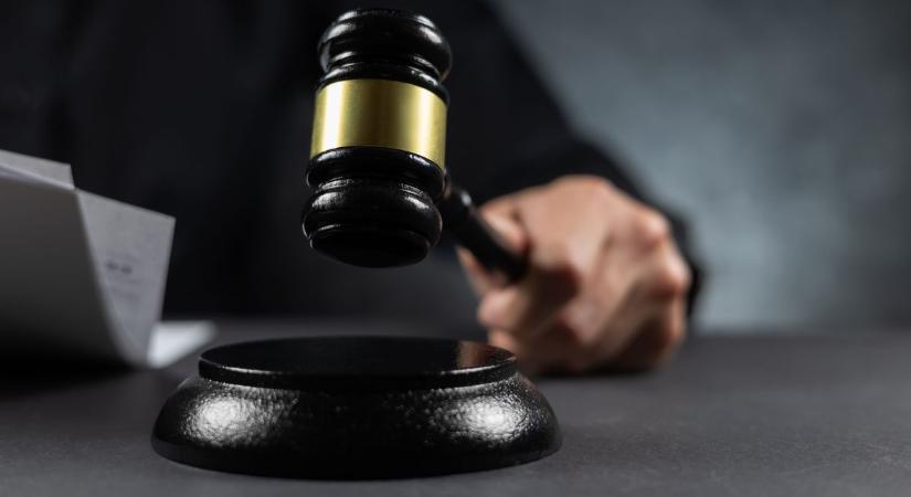 Rejtélyes milliók érkeztek a számlákra – bíróság elé került az ügy