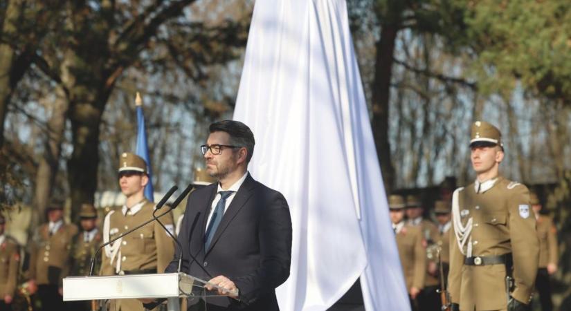 A béke megőrzése mellett foglalt állást a Honvédelmi Minisztérium haderőfejlesztésért és védelempolitikáért felelős államtitkára