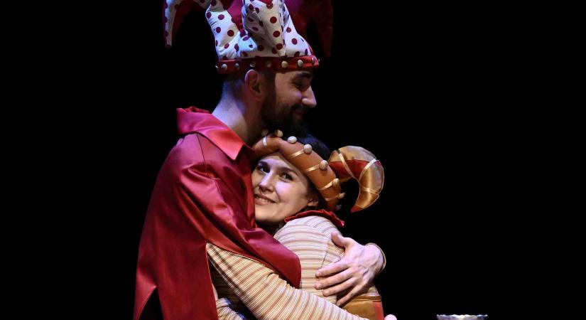 MÁTYÁS, AZ IGAZSÁGOSZTÓ, MEG A SZERELMES BOLONDOK Somogyi Tamás: Mátyás, a király / Ciróka Bábszínház