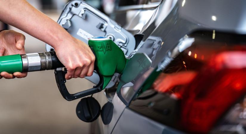 Durva drágulás jön - holnap hatalmasat ugrik az üzemanyagok ára