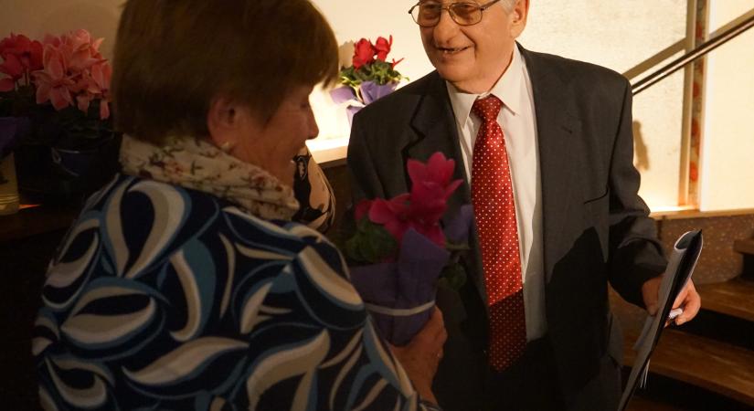 A térség nyugdíjas hölgyeihez szóltak a nőnapi köszöntők