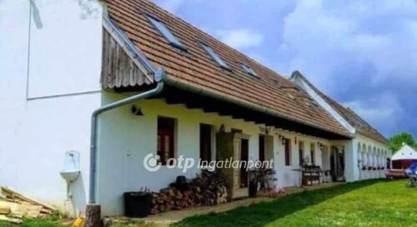 Ez az eladó gannai parasztház a nyugalom szigete