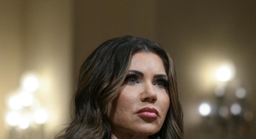 Leváltotta belbiztonsági miniszterét Donald Trump