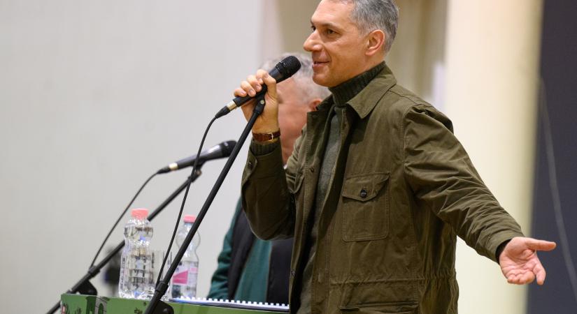Lázár János: Mindenki látja, hogy Magyar Péter összejátszik Zelenszkijjel