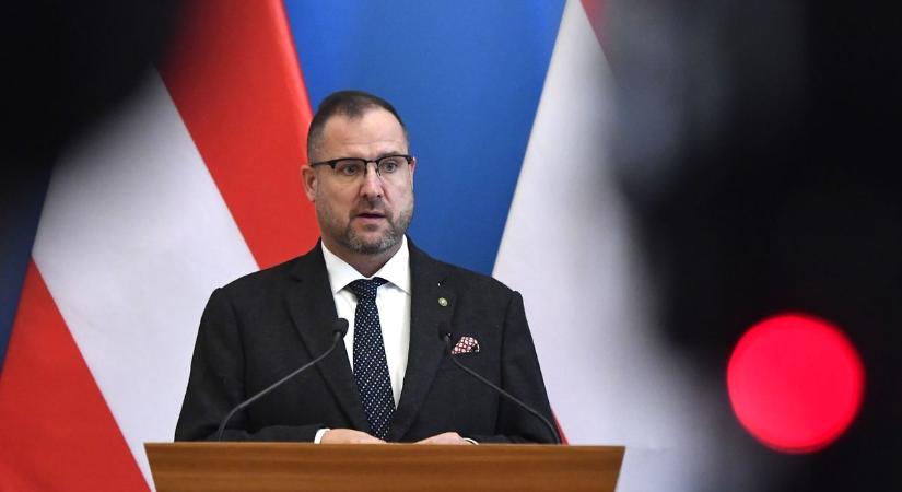 Ukrajna támogatásának leállítását követelik Ausztriában – nem kellett volna Zelenszkijnek megfenyegetnie Orbán Viktort