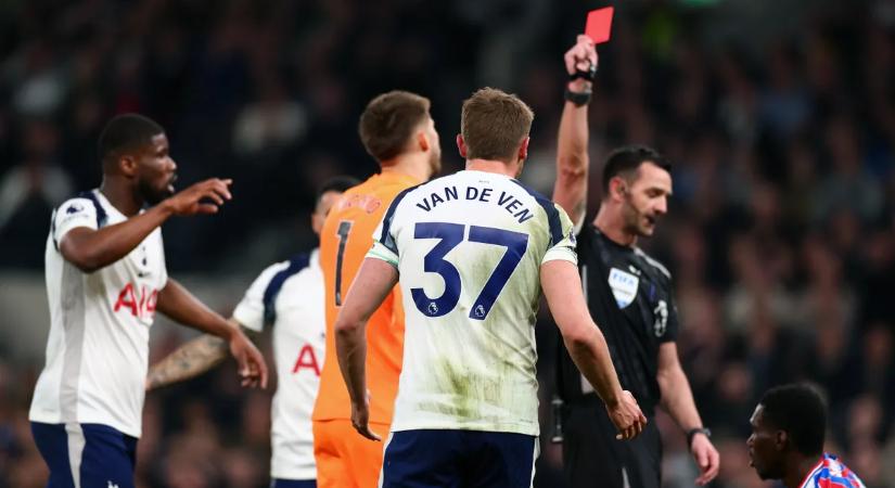 Kiállítás után összeomlott a Spurs a Palace ellen, szurkolói már a szünet előtt elindultak haza