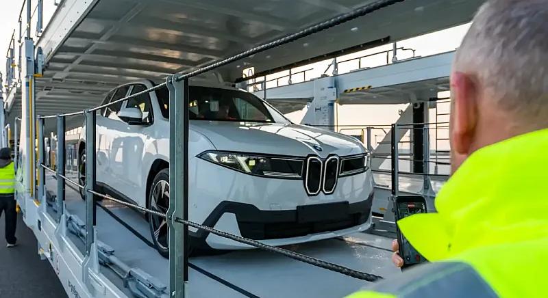 Vasútra tereli az autószállítást a BMW debreceni gyára