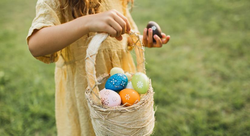 5 tojásfestési technika, amit a gyerekek is imádni fognak – galéria