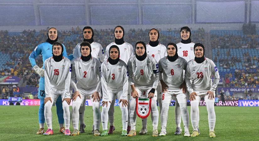 Irán női focistái a közös mosdót se használhatják, minden mozdulatukat ellenőrzik Ausztráliában