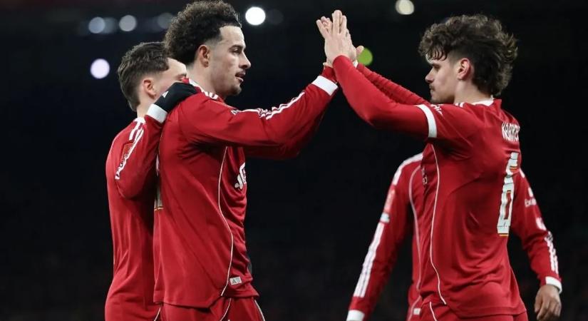 Kerkez Milos életre szóló élményt szerzett egy rakás liverpooli gyereknek – videó