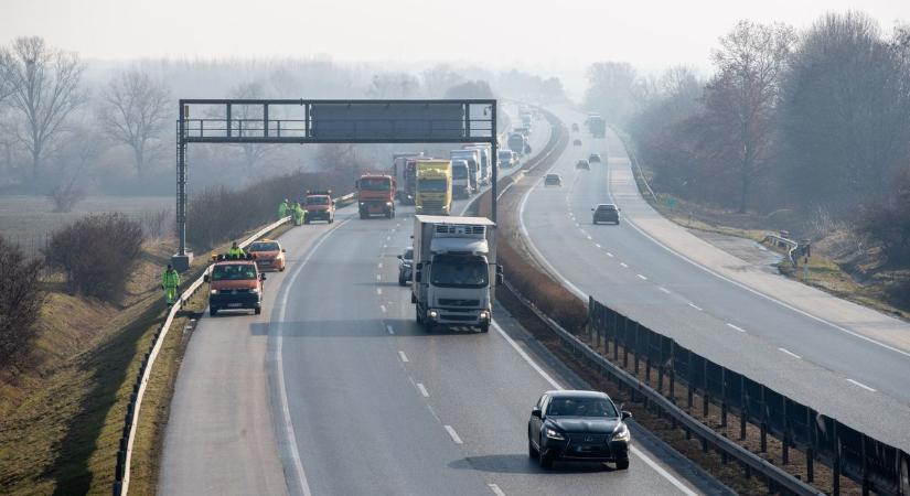 Sok autós nem tudja: ezért is büntethet a rendőrség az autópályán