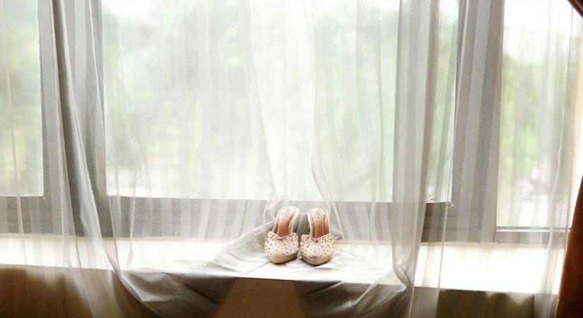 Az utazási szakértő arra kéri a nyaralókat, hogy mindig hagyjanak egy cipőt a szállodai széfben