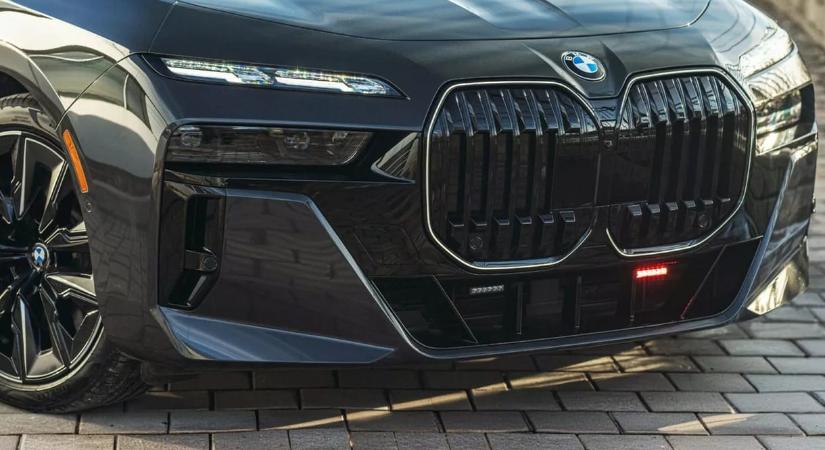 Kézigránát ellen is véd legújabb páncélozott BMW