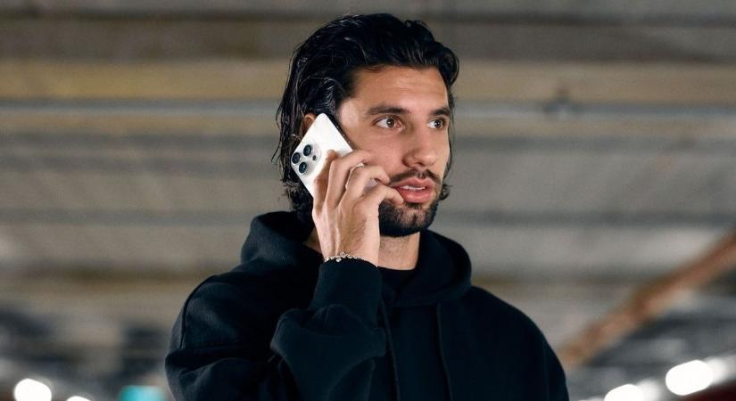 Nagy a baj! Ezrek telefonján kapcsolták be váratlanul ezt a funkciót!