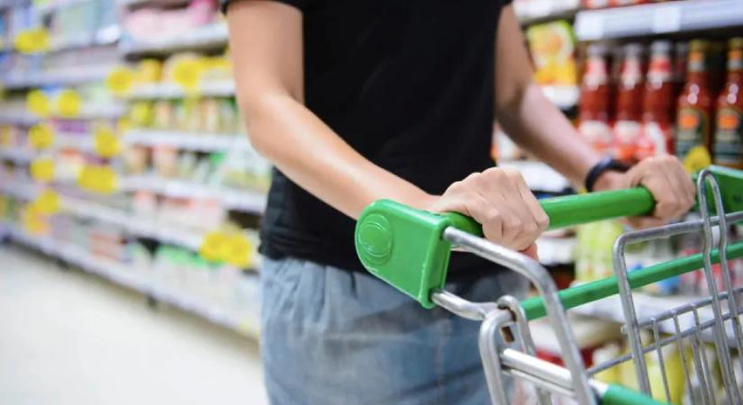 Vásárolni megy az anya: amit hazavisz, megdöbbenti a lányát