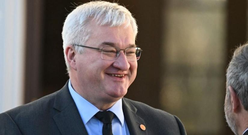 Az ukrán külügyminiszter ott tart, hogy a magyar hatóságok túszul ejtettek (!) hét ukrán bankárt
