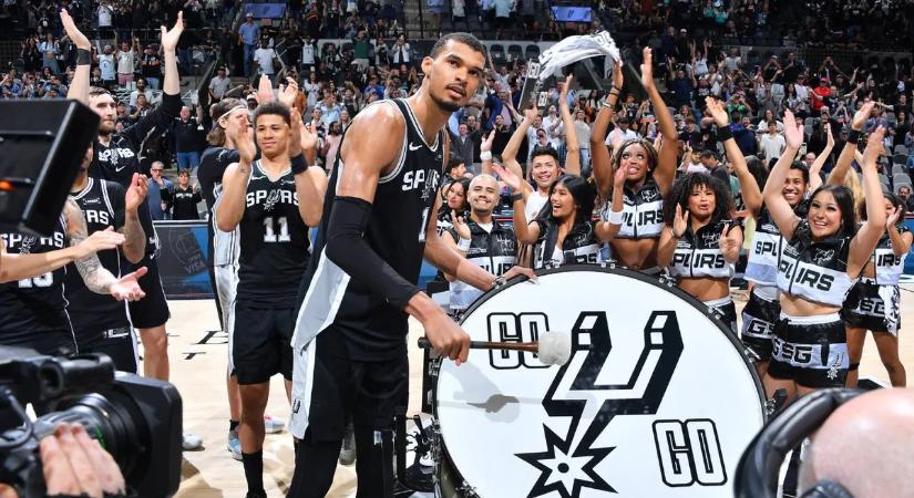 Nagy diadalnak szólt a dob San Antonióban; LeBron James megdöntött egy újabb NBA-rekordot