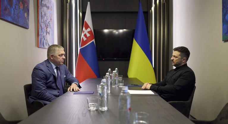 Robert Fico nekiment Volodimir Zelenszkijnek az Orbán Viktor elleni fenyegetés miatt