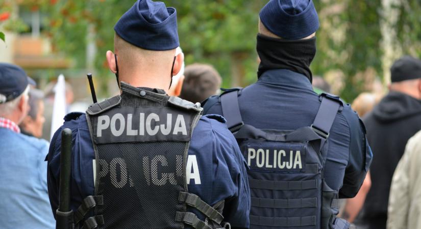 Országos razzián több mint ezer körözött személyt fogtak el Lengyelországban, a külföldiek nagy része ukrán volt