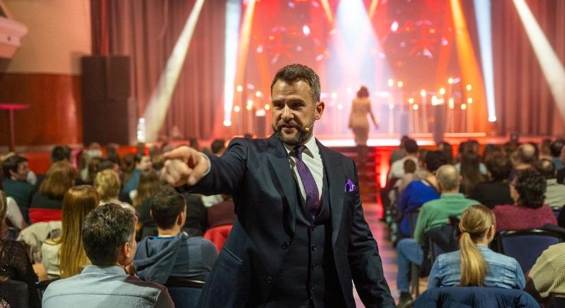 Danny Blue Szombathelyre is elhozza A Titkot – március 22-én dupla előadás az MMIK színpadán!