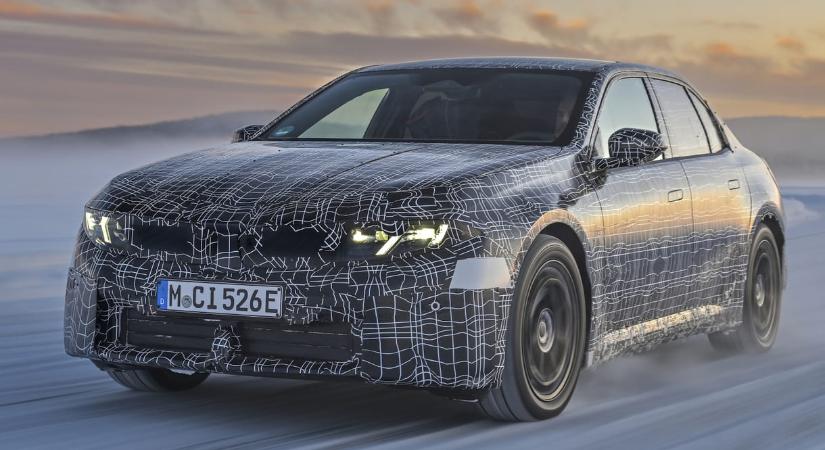 Küszöbön a debreceni BMW szedán testvérmodelljének leleplezése