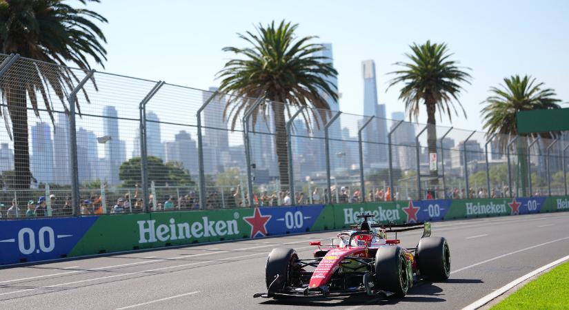 Hasít a Ferrari, az első szabadedzésekkel megkezdődött az idei Forma–1-es szezon