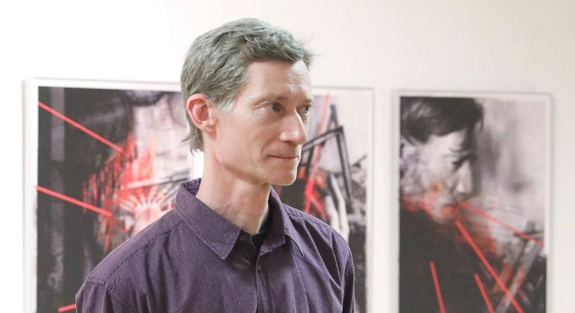 "A szívem hoztam el. Csinálj vele, amit akarsz" - Rasperger Dávid kiállítása a BDK-ban