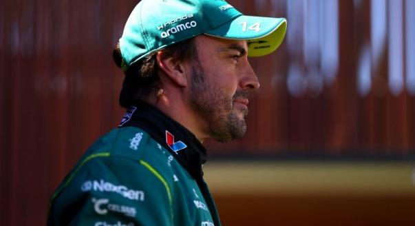 Alonso: Mi készen állunk a futamra, a Honda viszont…